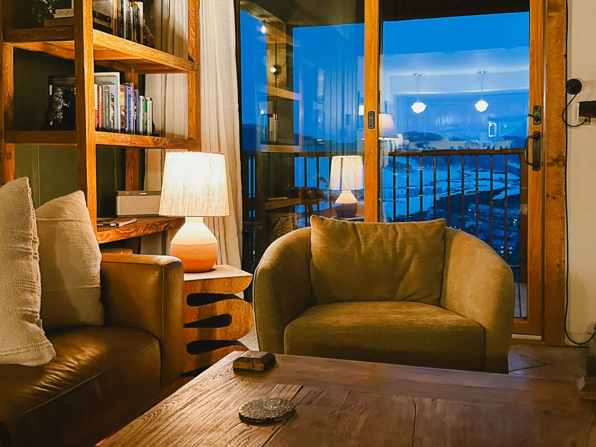 Elkhorn Lodging suite evening with mountain views