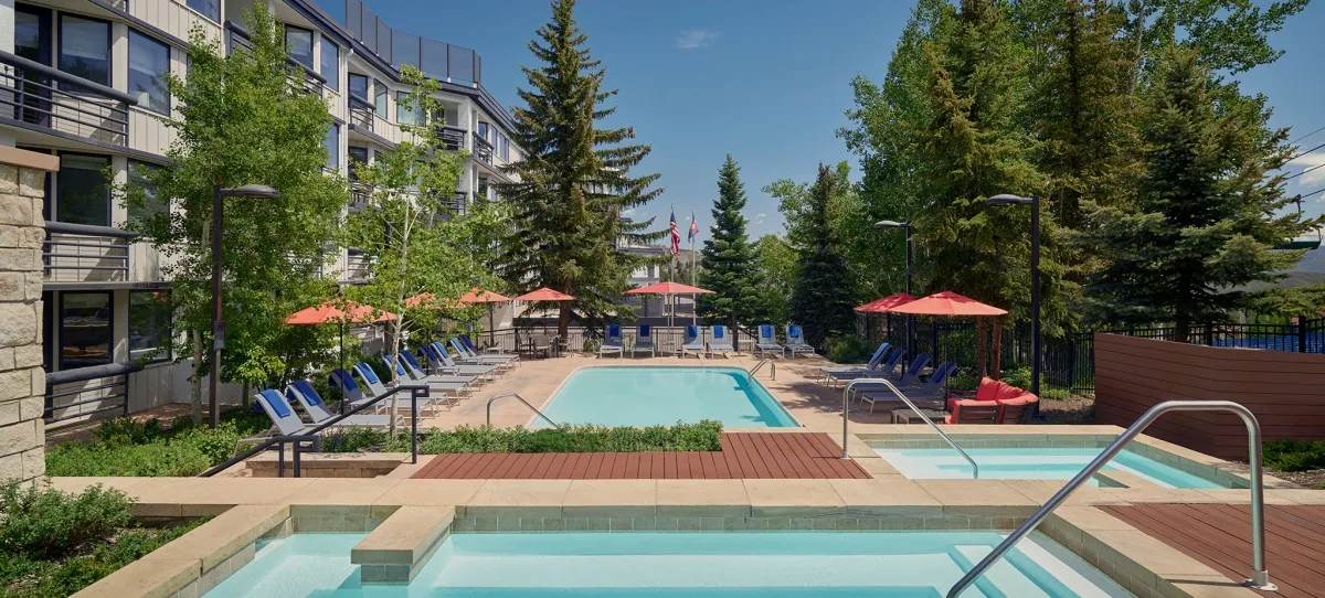 Viewline Resort outdoor pool and spa